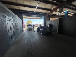 smog-technician-inspecting-vehicle